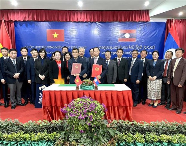 La 32e réunion entre les délégations frontalières vietnamienne et lao