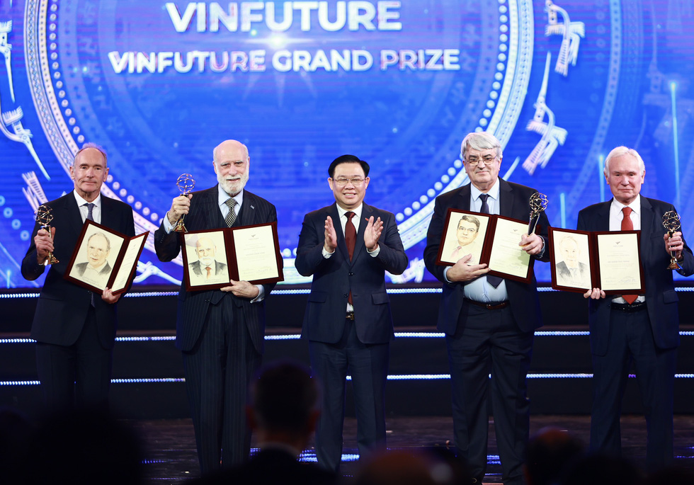 Le Grand prix VinFuture 2022 honore des chercheurs sur la technologie de réseau mondial