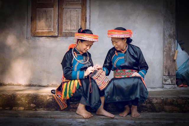 Efforts pour la préservation des costumes traditionnels des minorités ethniques du Vietnam dans le contexte actuel
