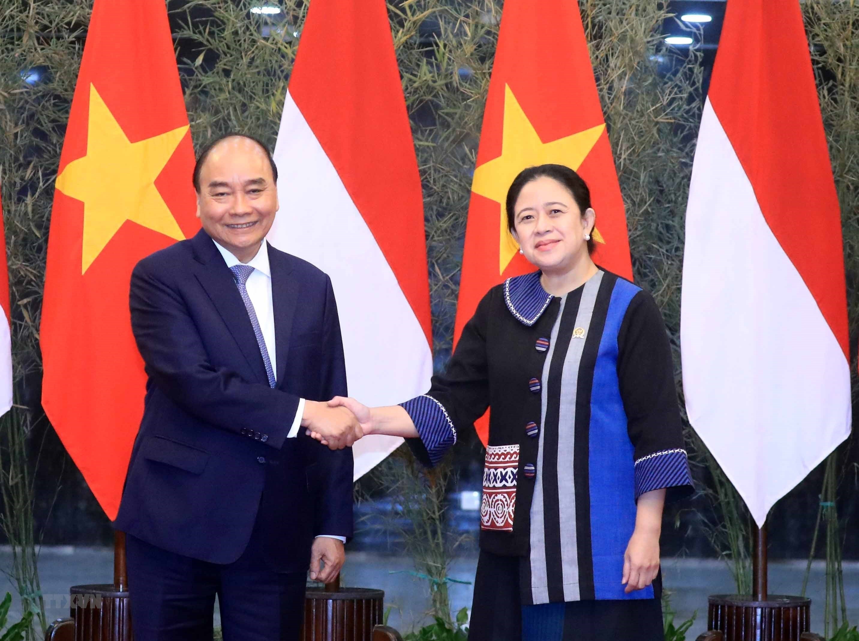 Le président Nguyen Xuan Phuc rencontre les dirigeants du Parlement indonésien