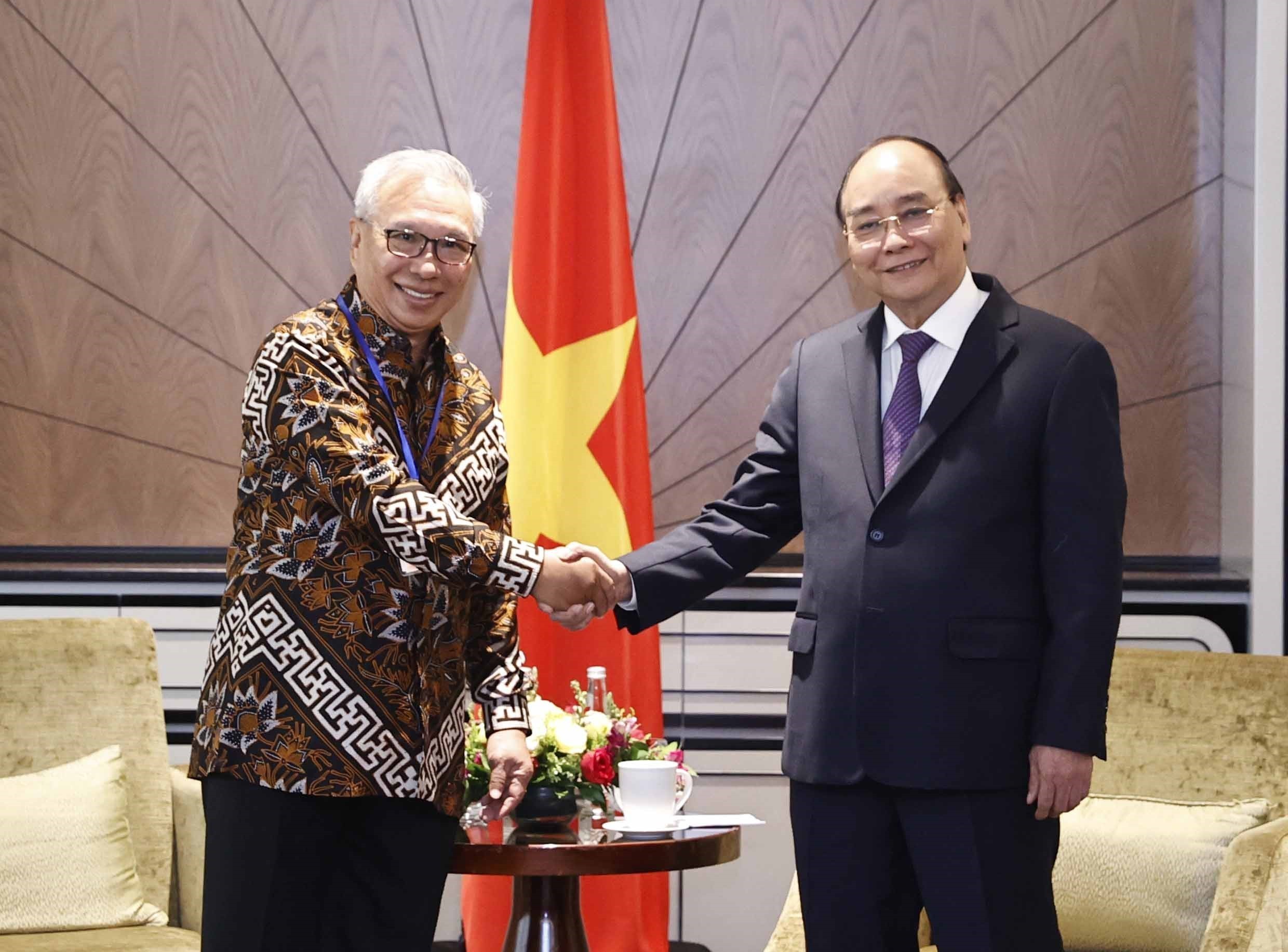 Le président Nguyen Xuan Phuc reçoit le président de l Association d amitié Indonésie - Vietnam