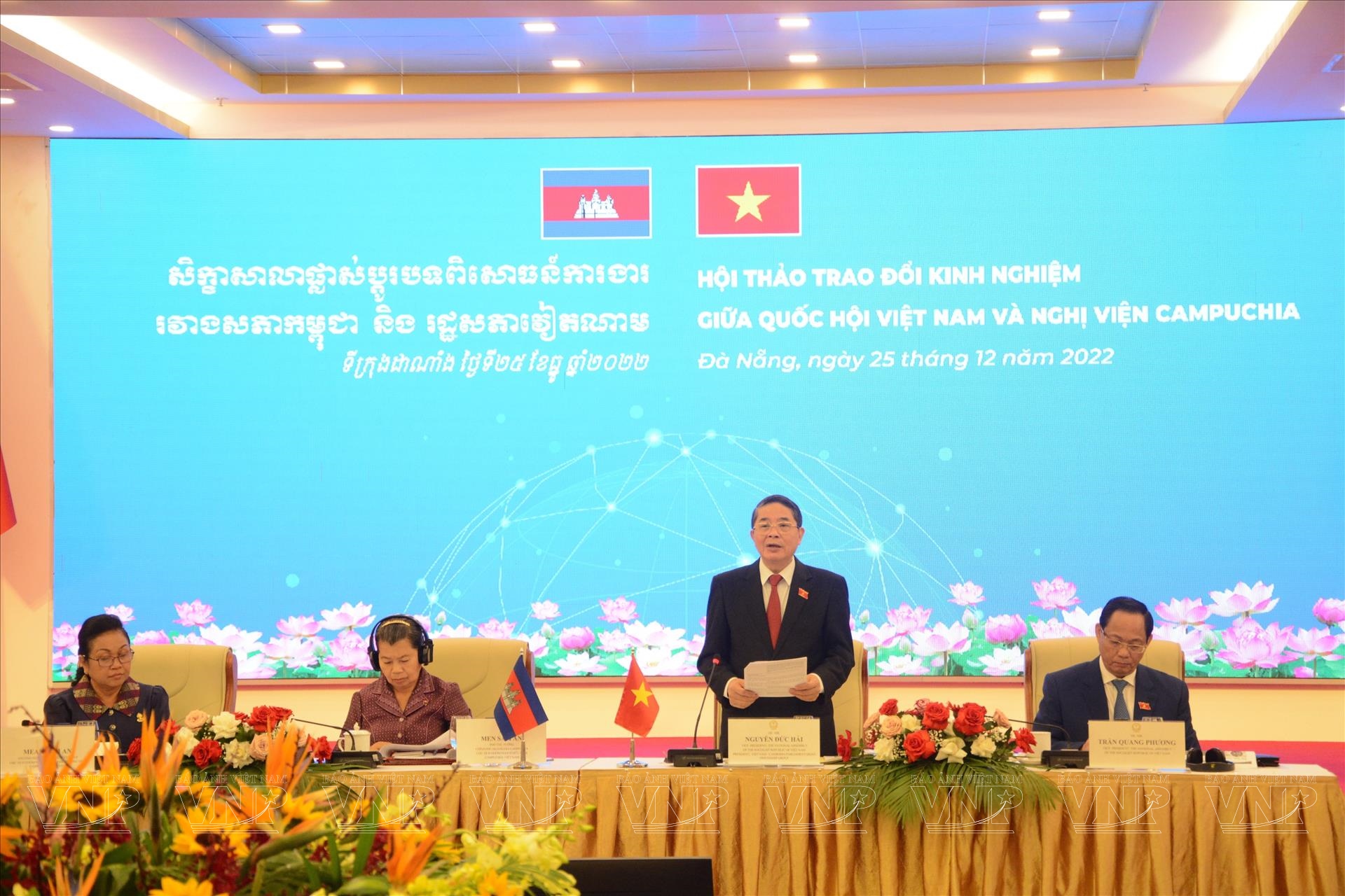 Promouvoir la coopération entre l Assemblée nationale du Vietnam et le Parlement du Cambodge