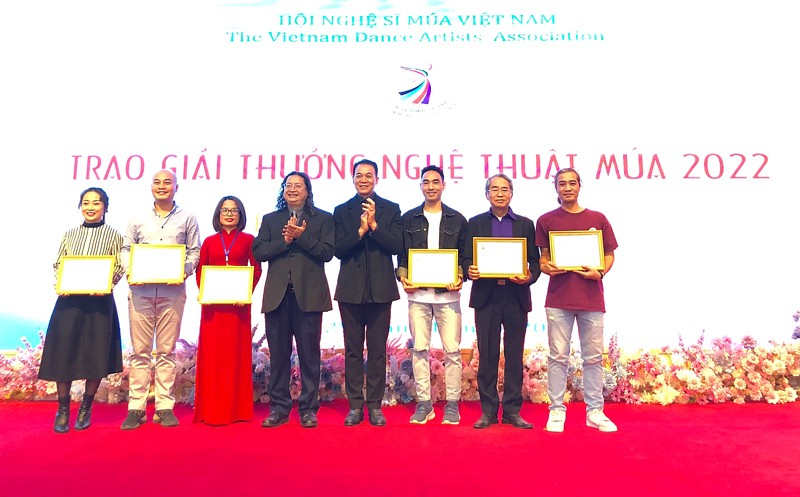 Une conférence passe en revue le fonctionnement de l Association des artistes de danse du Vietnam