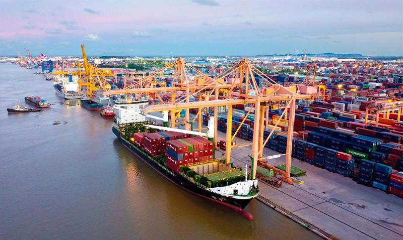 Fret maritime les ports vietnamiens remontent le courant