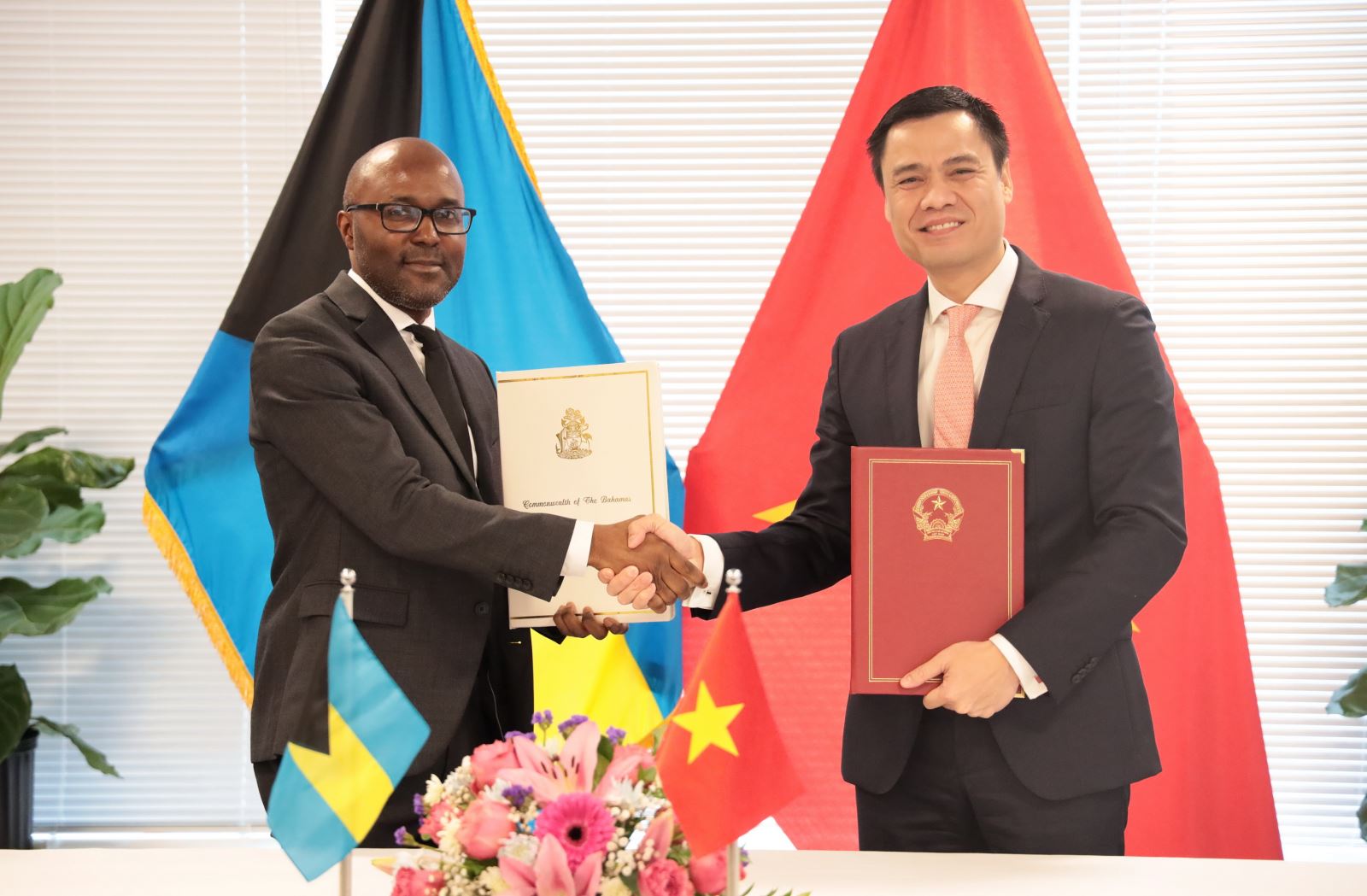 Le Vietnam et les Bahamas établissent des relations diplomatiques