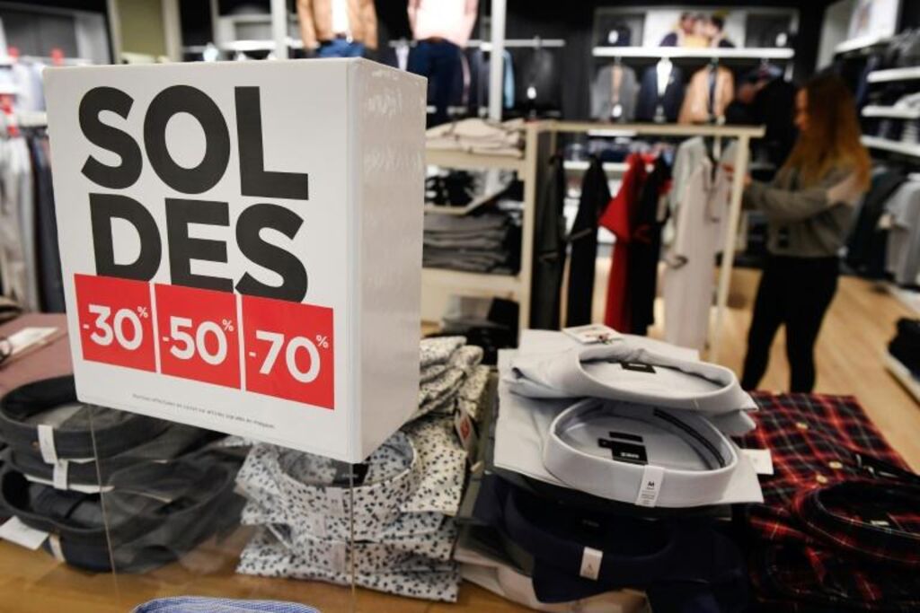 Ouverture des soldes d hiver, entre inflation et concurrence des ventes privées