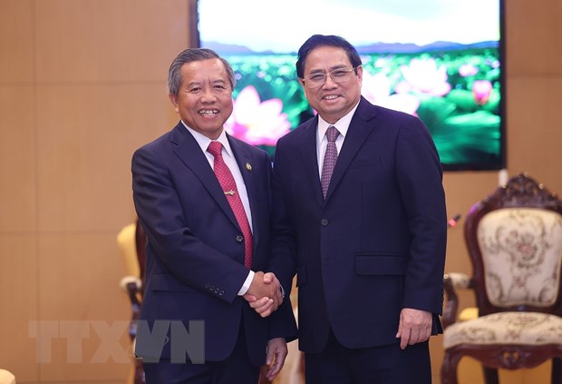 Le PM Pham Minh Chinh reçoit le président de l Association d amitié Laos - Vietnam