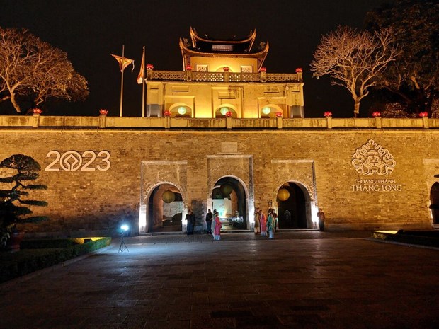 Cité impériale de Thang Long un circuit nocturne destiné aux étrangers