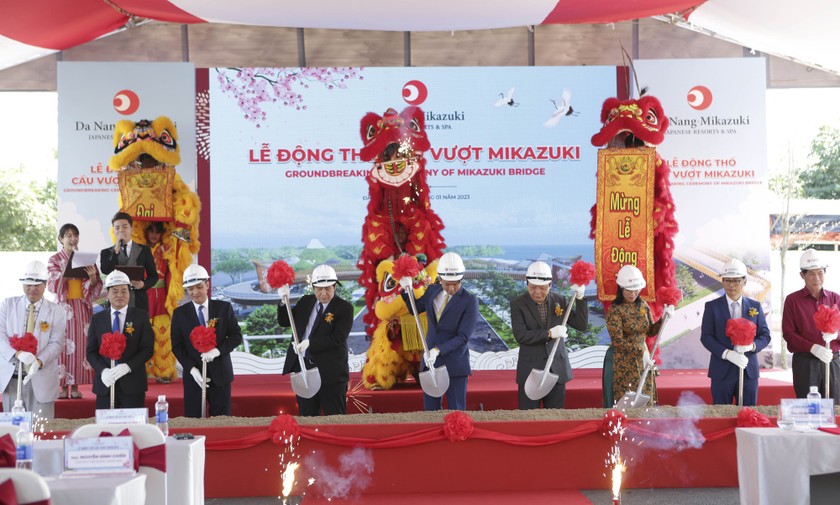 Mise en chantier du viaduc Mikazuki à Dà Nang