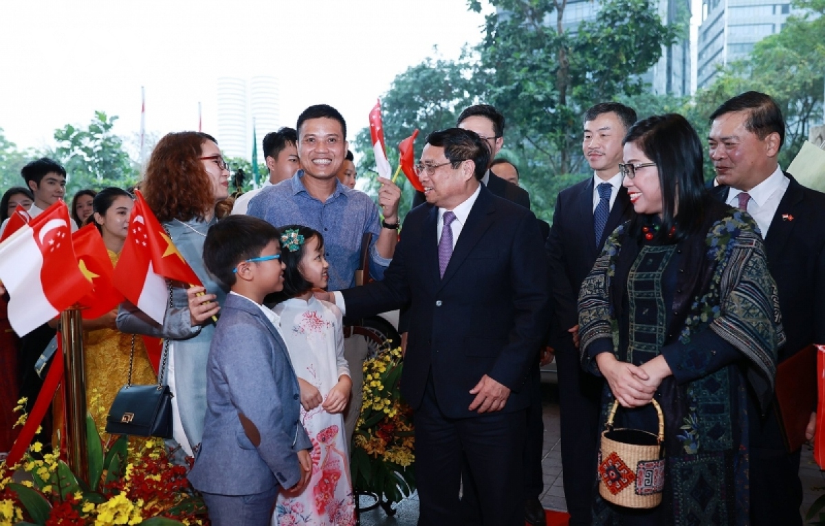 Le Premier ministre Pham Minh Chinh rencontre la diaspora vietnamienne à Singapour