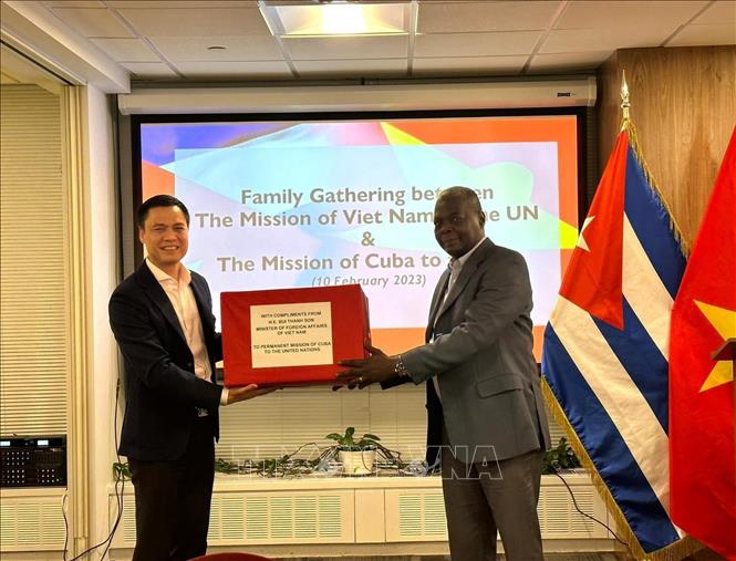 Le Vietnam chérit toujours son amitié spéciale avec Cuba