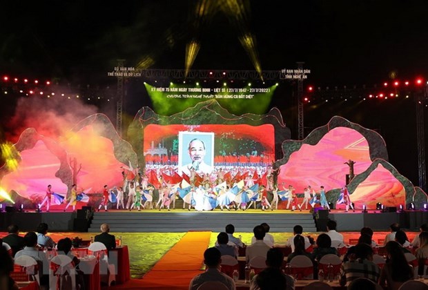Spectacle musical pour marquer les 80 ans du Programme culturel du Vietnam