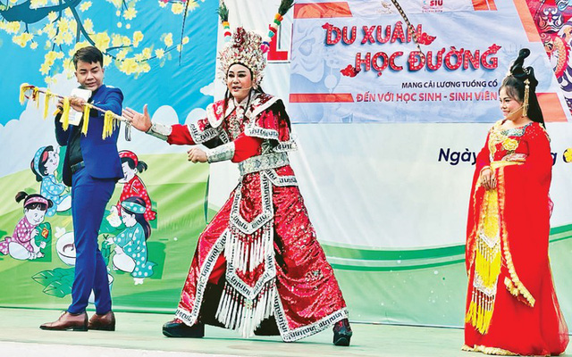 Introduire le cai luong et le tuông dans les programmes scolaires