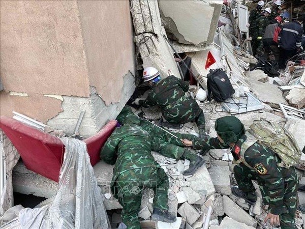 Tremblements de terre informations sur le soutien et le sauvetage du Vietnam sur place
