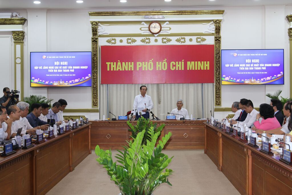 HCM-ville Rencontre entre dirigeants et entreprises pour dynamiser la croissance de la ville