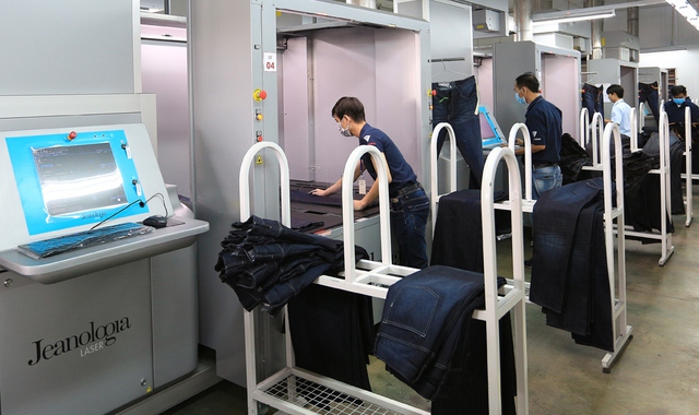 Le Vietnam exporte 65 millions de produits en denim chaque année