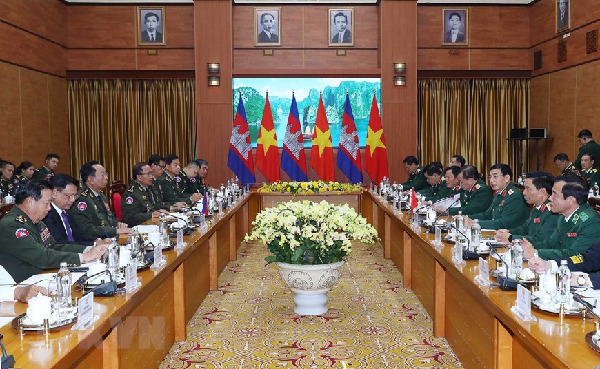 Le vice-PM et ministre cambodgien de la Défense en visite officielle au Vietnam