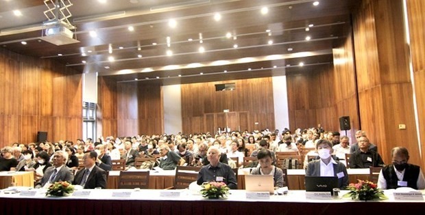 Une conférence internationale sur la chimie attire plus de 350 scientifiques