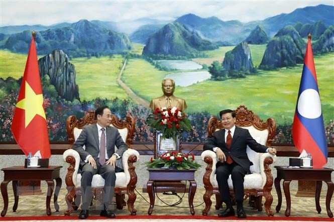 Renforcement de la coopération entre le Vietnam et le Laos