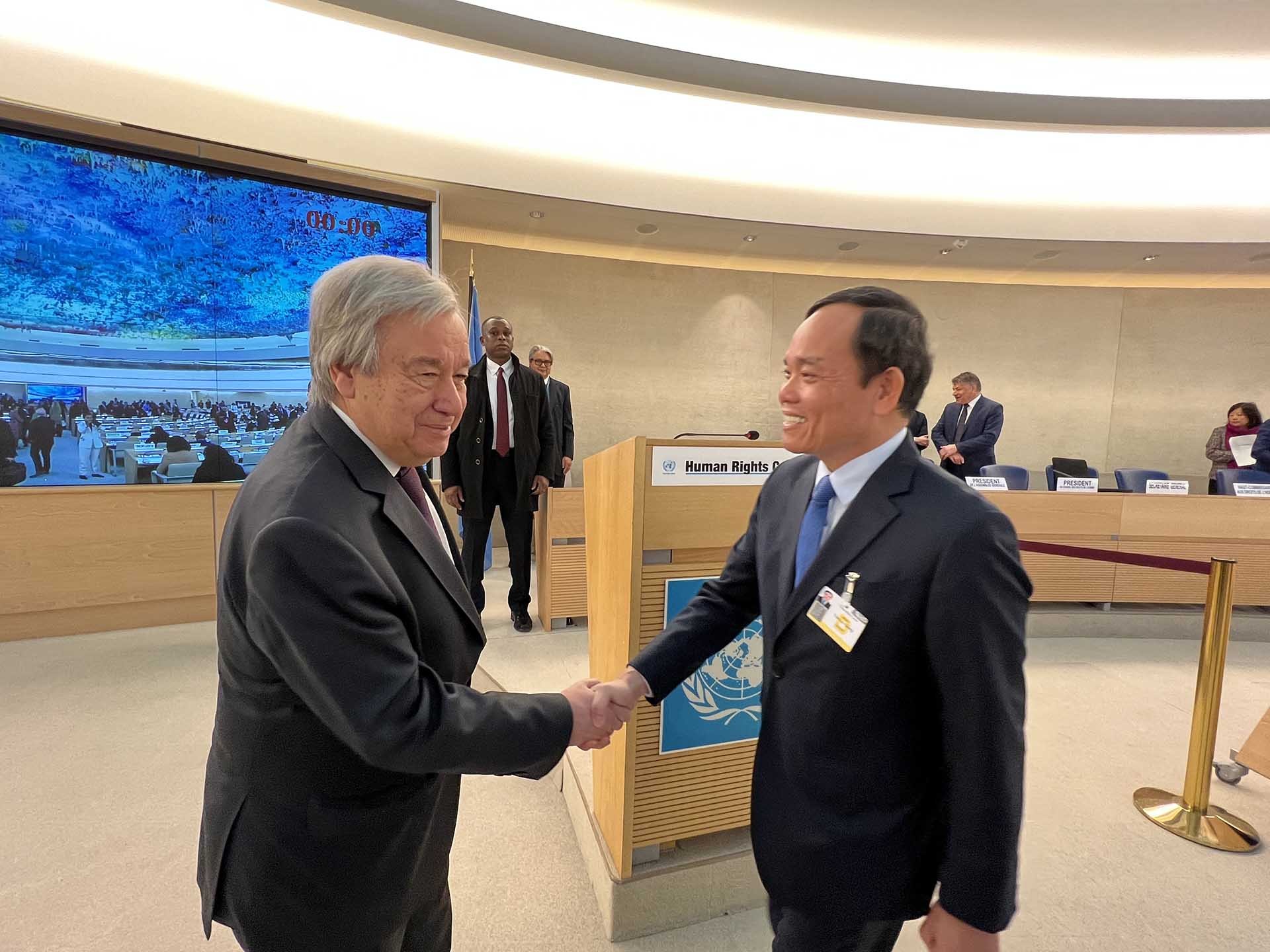 Le vice-Premier ministre Trân Luu Quang rencontre les dirigeants des pays à Genève