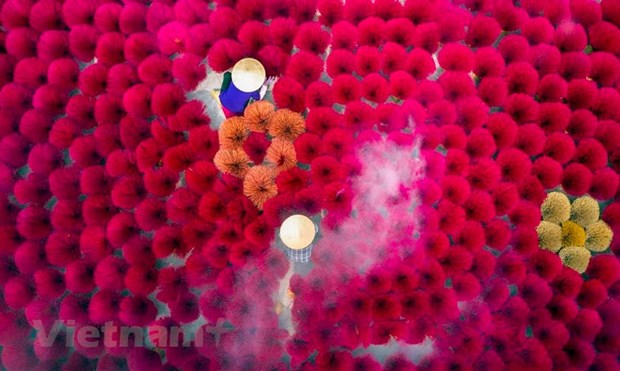 Belgique la RTBF diffuse un reportage sur le village de l encens de Quang Phu Cau