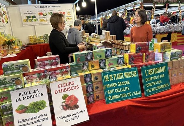 Du thé et des fruits confis vietnamiens au Salon international de l Agriculture à Paris