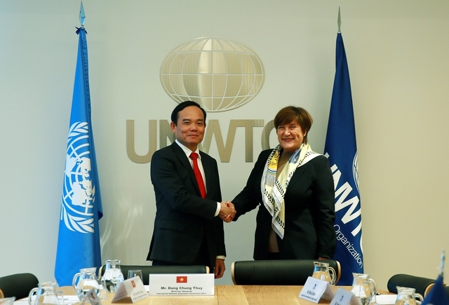 Le vice-PM Tran Luu Quang rencontre le dirigeant de l OMT