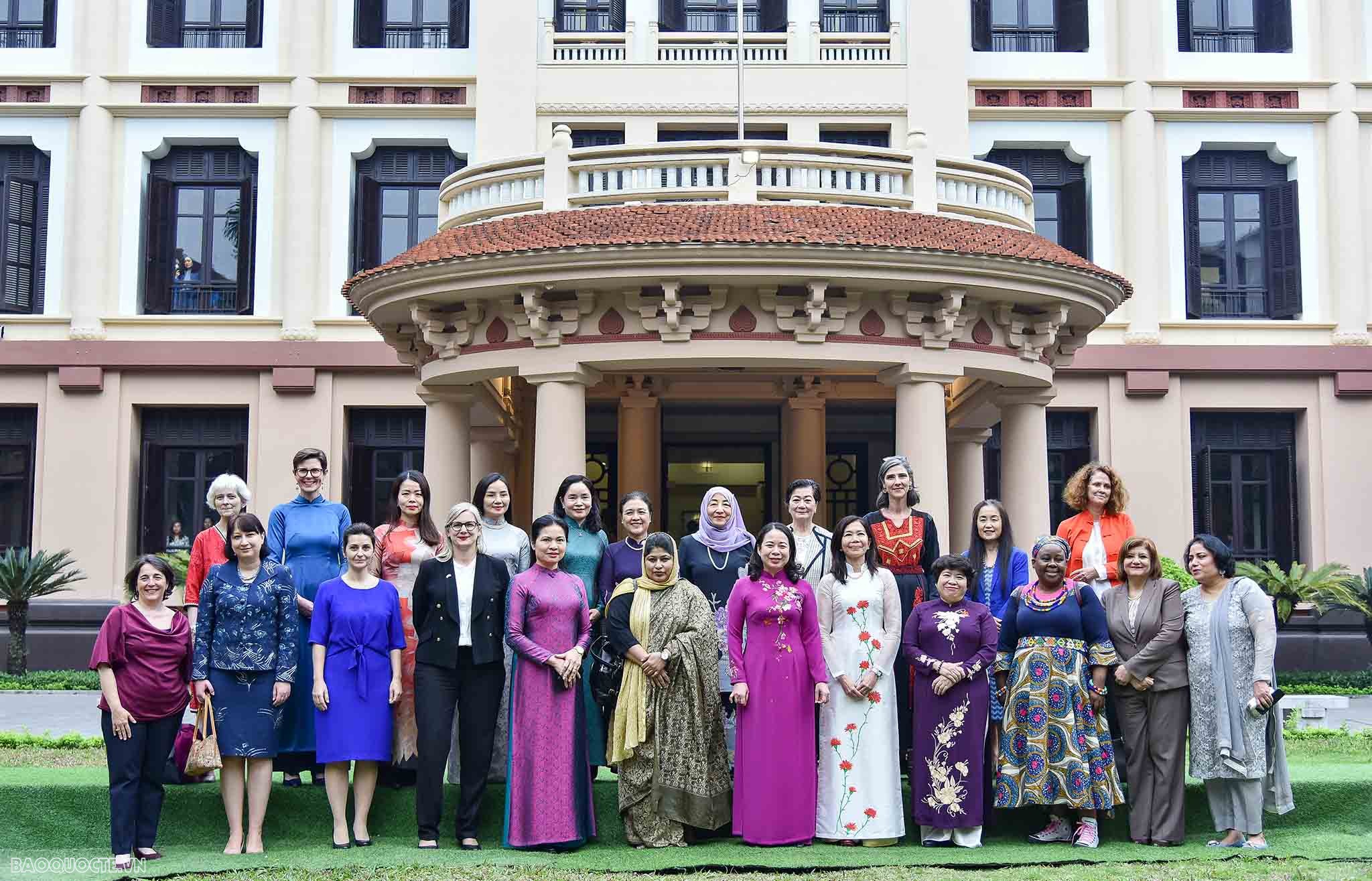 La vice-présidente Vo Thi Anh Xuân salue les contributions des femmes