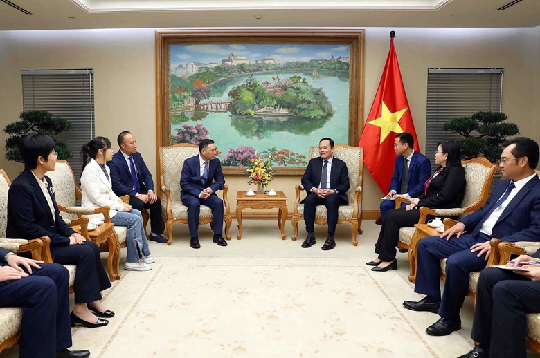 Le vice-PM Trân Luu Quang exhorte le chinois Sunny à s’étendre au Vietnam