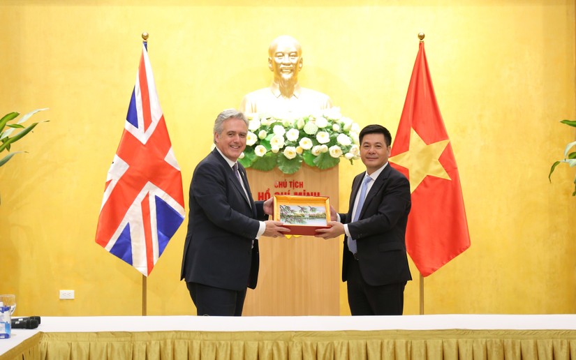 Le Vietnam et le Royaume-Uni coopèrent sur le commerce et les technologies vertes