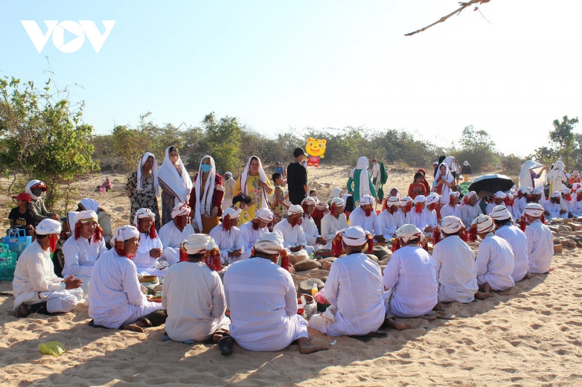 Têt Ramuwan- Fête traditionnelle des Cham à Binh Thuân