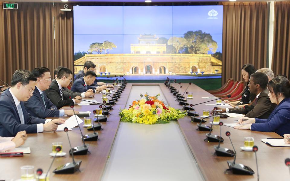 Hanoï coopère avec le Centre du patrimoine mondial de l UNESCO