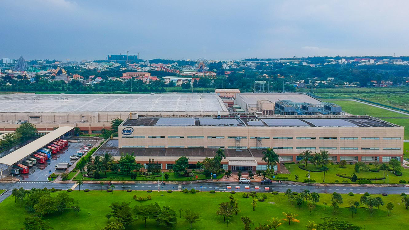 Quels engagements Intel prend-il dans sa stratégie de développement vert et durable au Vietnam
