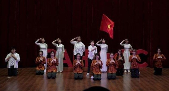 Les 92 ans de l’Union de la jeunesse communiste Hô Chi Minh célébrés en Russie