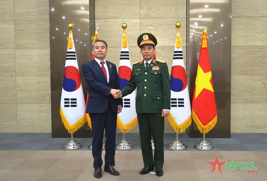 Entretien entre les ministres vietnamien et sud-coréen de la Défense