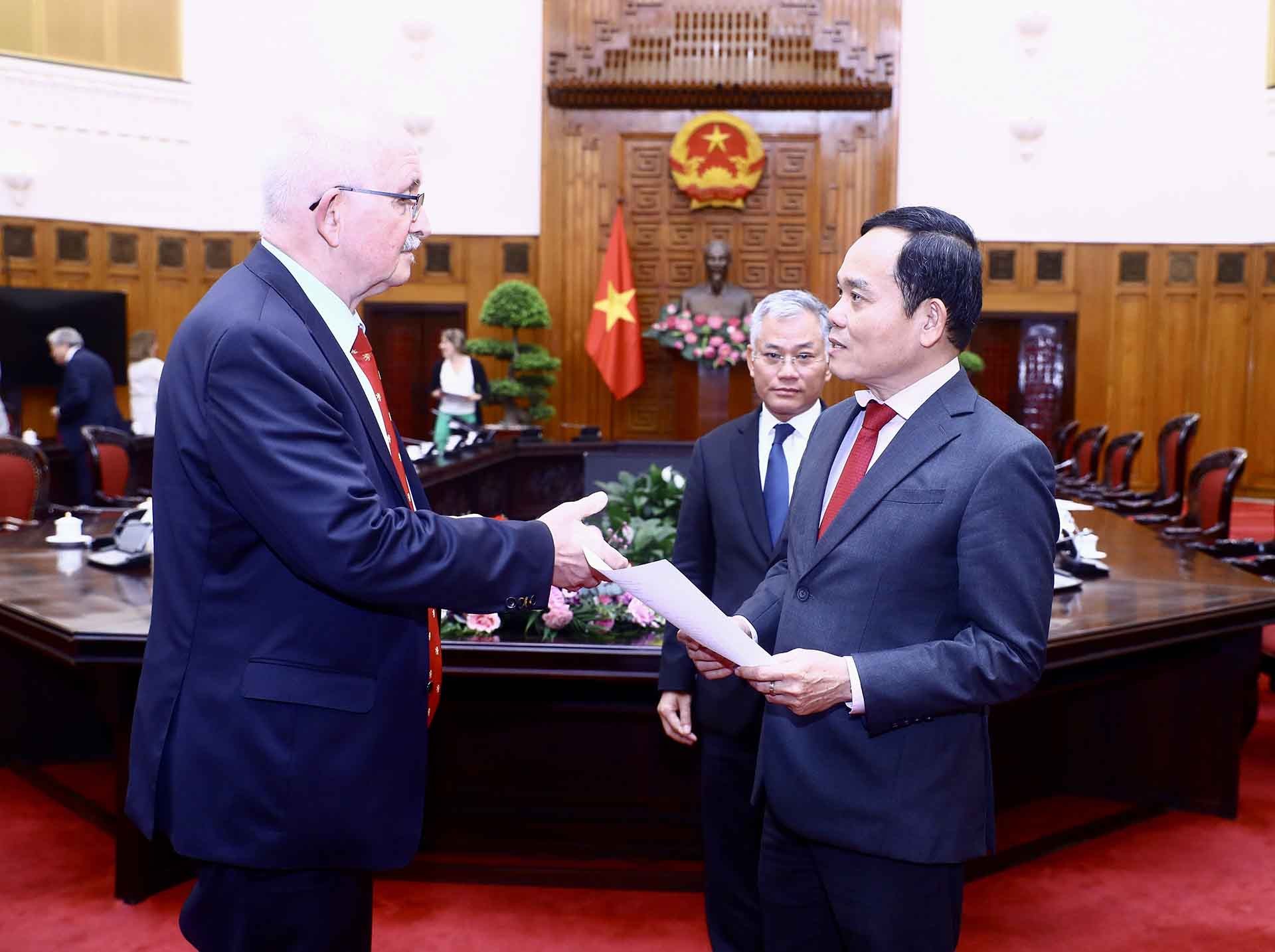 Le vice-PM Tran Luu Quang reçoit le président de la sous-commission des droits de l homme du PE