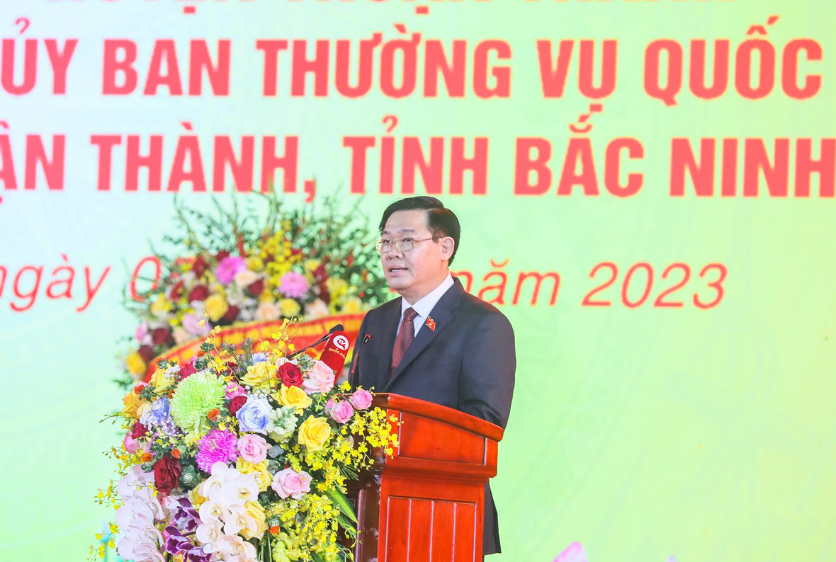 Le président de l AN assiste à la célébration des 110 ans de la fondation du district de Thuân Thành