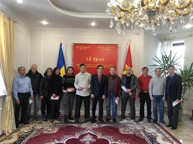 Solidarité avec la communauté vietnamienne d Ukraine