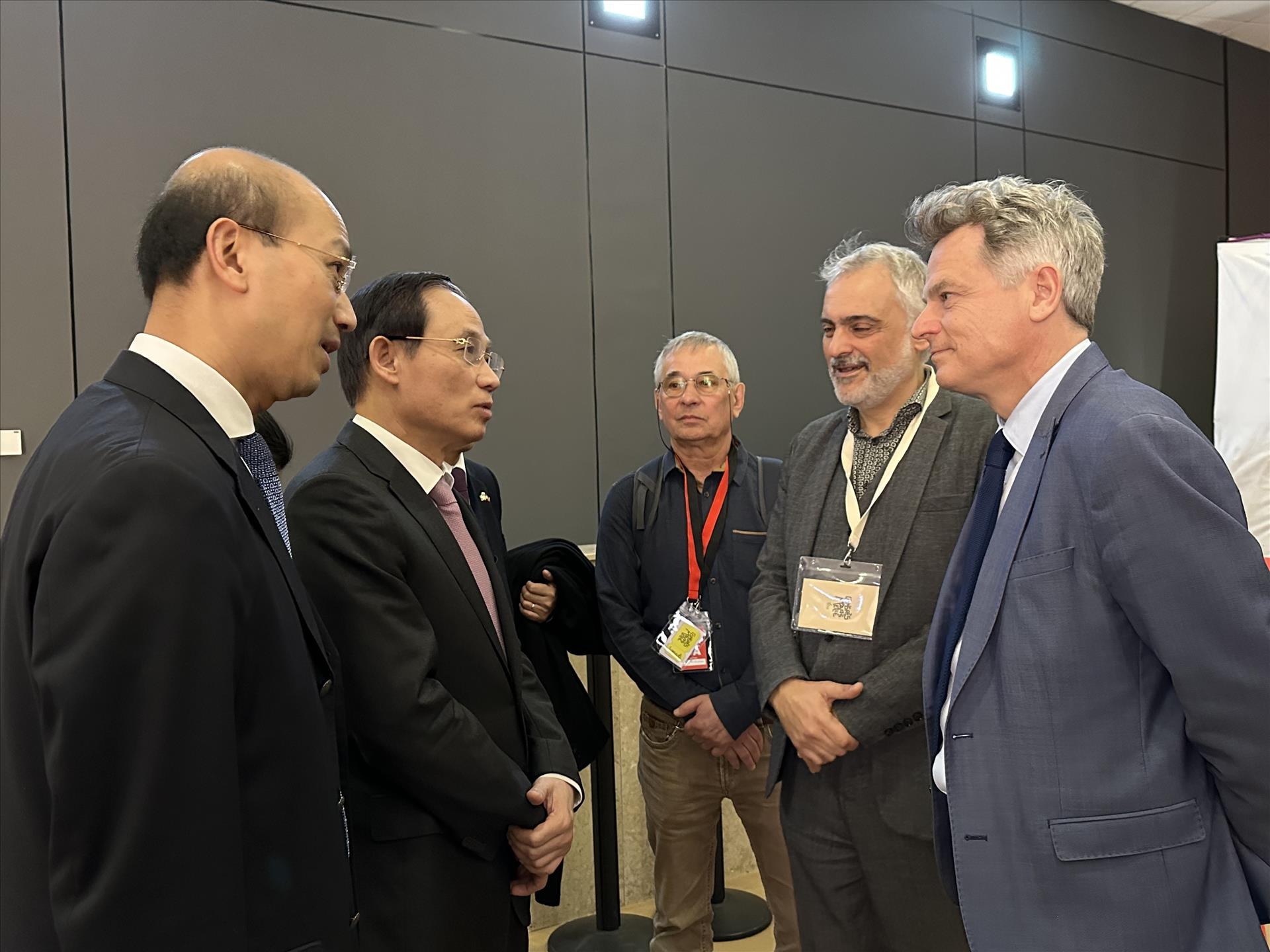 Une délégation du PCV assiste au 39e Congrès du Parti communiste français