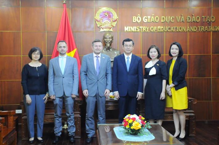 Renforcement de l accompagnement des enseignants de français au Vietnam