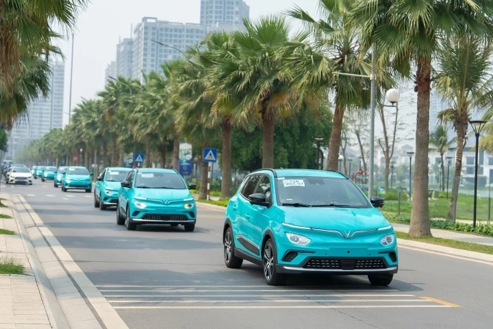 Lancement de premiers services de taxis électriques au Vietnam