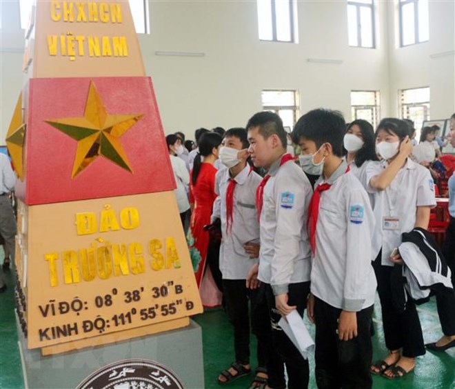Exposition sur Hoang Sa et Truong Sa à Ha Nam