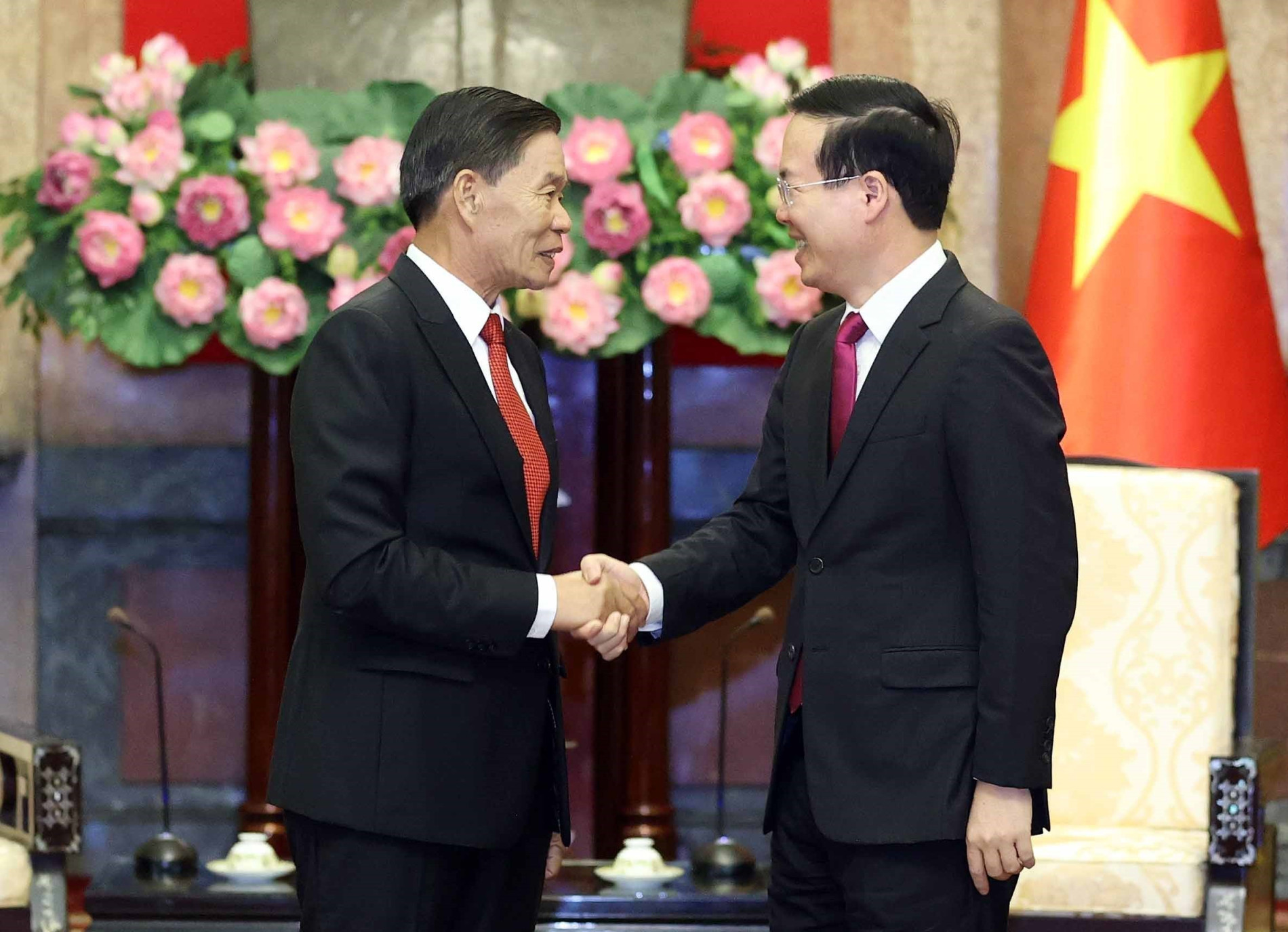 Le président reçoit une délégation du Comité central du Front lao d’édification nationale