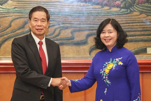 Le Vietnam et le Laos échangent des expériences sur la mobilisation des masses
