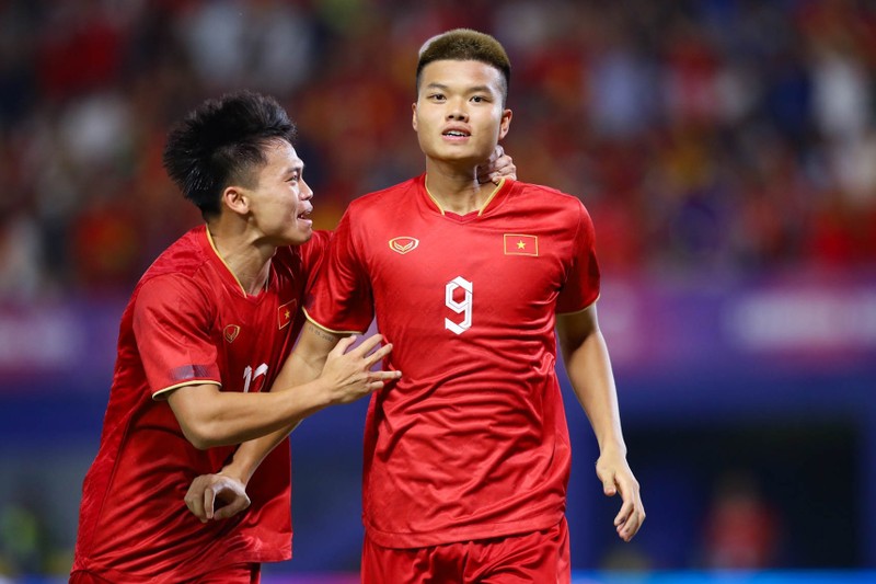 L équipe de football U22 du Vietnam entame la défense du titre des SEA Games avec la victoire