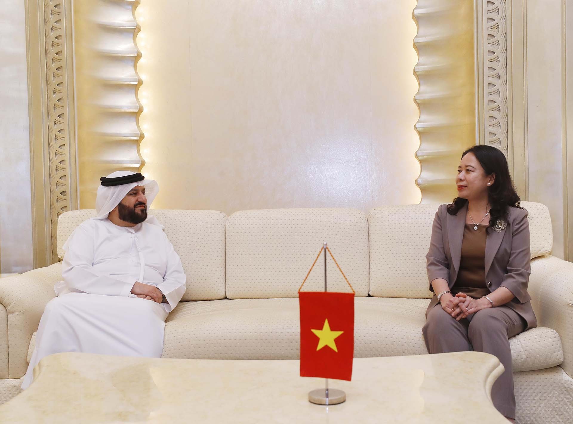 Vietnam- EAU coopération substantielle dans le domaine de l information et de la communication
