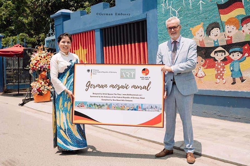 Inauguration d’une peinture murale en céramique symbolisant l’amitié entre le Vietnam et l’Allemagne
