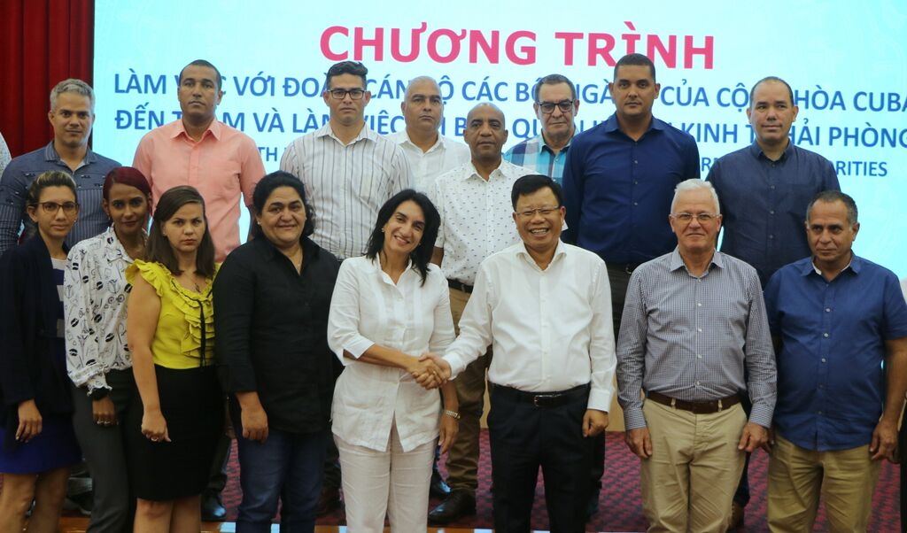 Hai Phong partage son expérience d attraction d investissements avec Cuba