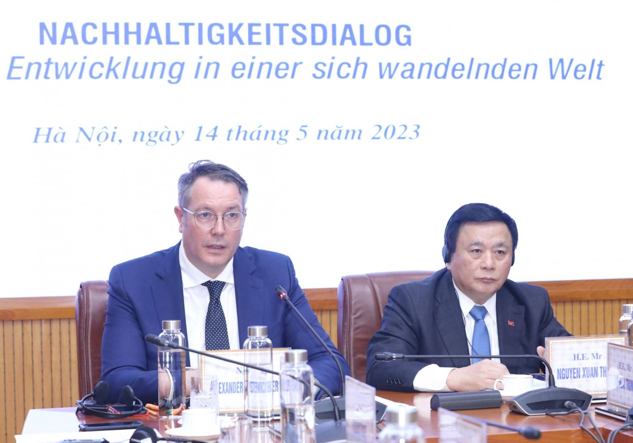 Le PCV fait grand cas des échanges politiques avec le parti allemand SPD