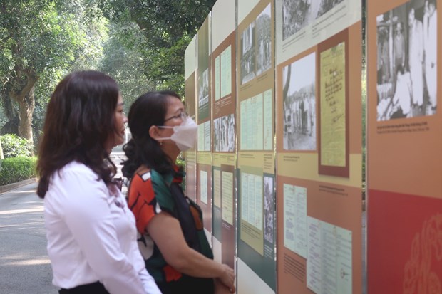 Exposition «Une collection de signatures du Président Hô Chi Minh de 1945 – 1969 » à Hanoi